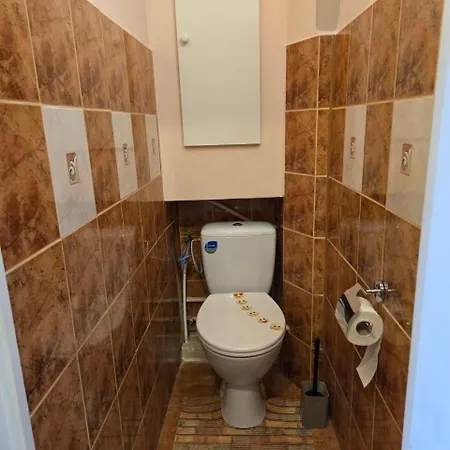 Apartment Cozy For 4 With Piano & Self Check-in *